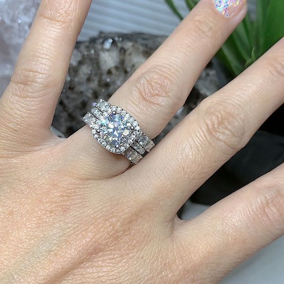 4ct tw square halo round brilliant bridal ring set - Picture 7 of 12